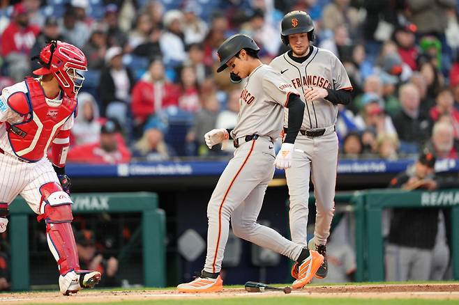 '타격왕 모드' 1회 적시타→5회 2루타→6회 희생F, 이정후 오늘도 멀티히트 폭발...SF 7-4 PHI(6회)