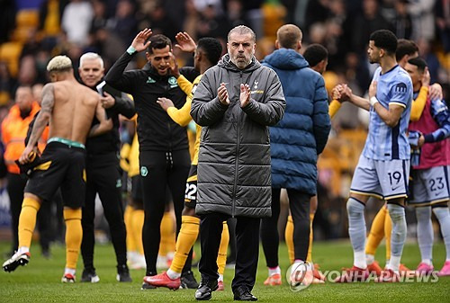 손흥민 부상인데 뛰었다? 충격적 사건→포스텍 자기가 살기 위해 SON '강제 출전?'…