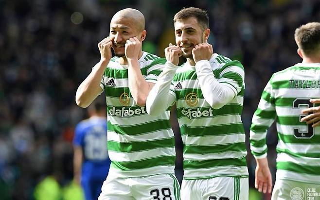 ‘손흥민 넘어 30골’ 日 호들갑 떨게 한 공격수 미쳤다…득점왕+도움왕+올해의 선수상까지 도전