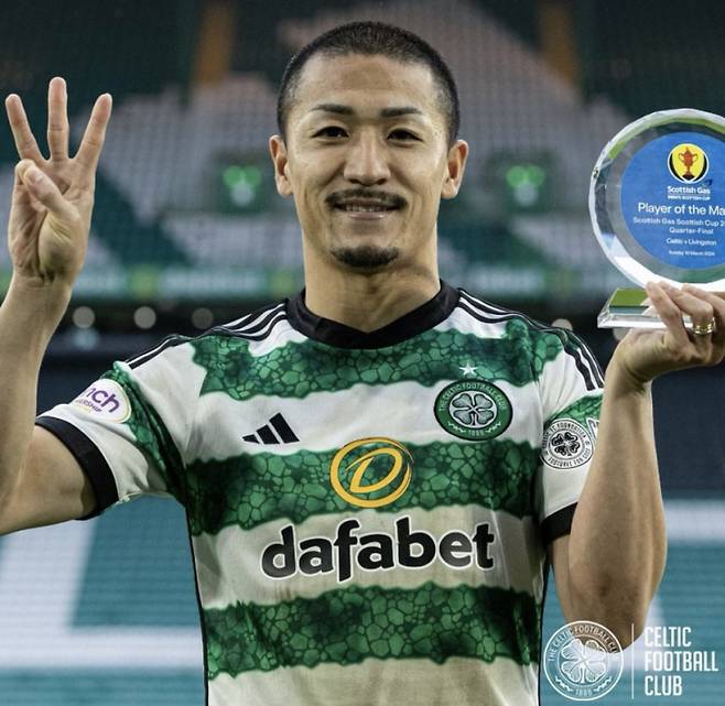 ‘손흥민 넘어 30골’ 日 호들갑 떨게 한 공격수 미쳤다…득점왕+도움왕+올해의 선수상까지 도전