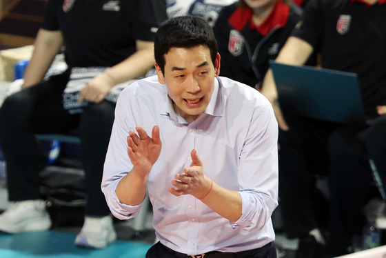 메가 떠나보내며 펑펑 울었던 그 남자, 정관장 고희진 감독