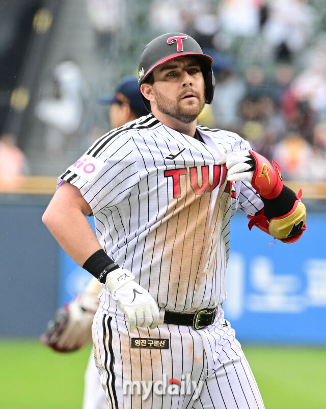 '싹쓸이 가자' LG 최고 외인 타자 선발 제외, 박동원 DH 출격... 삼성전 선발 라인업 공개 [MD잠실]