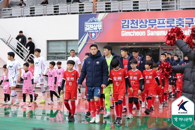 '역사상 처음 1팀 4명 동시 입대'...시즌 도중 상무 선발은 공포, 막대한 피해 보는 팀들은 어쩌나