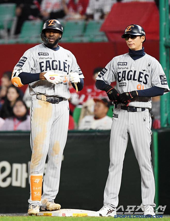 '파죽의 4연승' 한화, SSG 3연전 스윕…13일만에 승률 0.273 → 5할 급등[인천 리뷰]