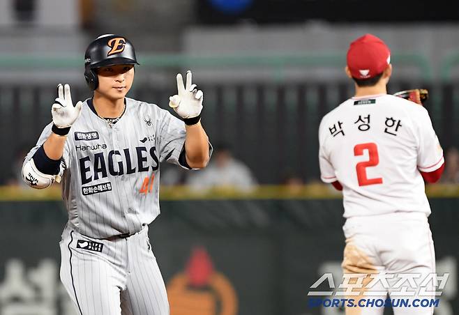 '파죽의 4연승' 한화, SSG 3연전 스윕…13일만에 승률 0.273 → 5할 급등[인천 리뷰]