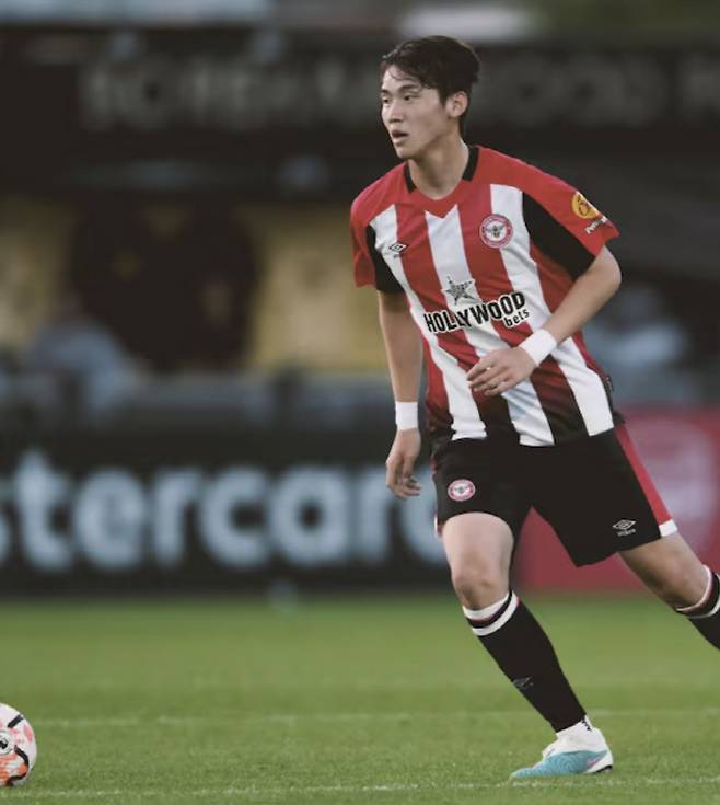 '대한민국 최고 수비 재능' 제쳐두고, '韓 대표팀 주장'에게...위기의 토트넘, 위약금 170억까지 불사!→