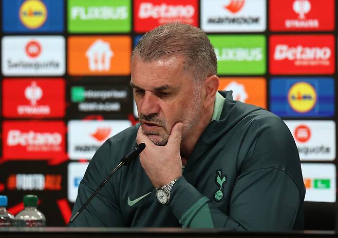 '대한민국 최고 수비 재능' 제쳐두고, '韓 대표팀 주장'에게...위기의 토트넘, 위약금 170억까지 불사!→