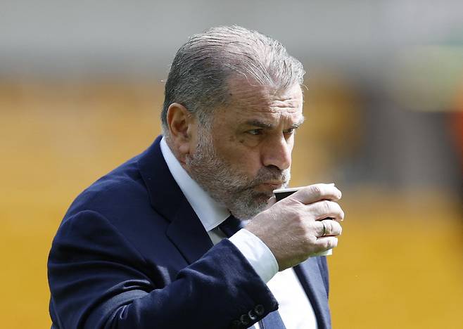 '대한민국 최고 수비 재능' 제쳐두고, '韓 대표팀 주장'에게...위기의 토트넘, 위약금 170억까지 불사!→