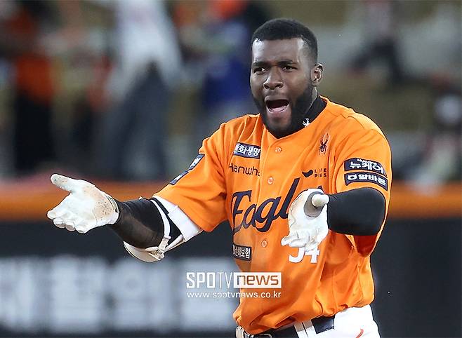 한화에 야생마가 등장했네? '5푼이' 오명 날린 플로리얼, 올라갈 일만 남았다?