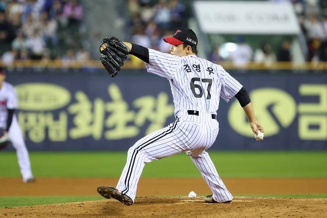 최고 157㎞ LG 파이어볼러 신인, 포크볼로 3삼진이라니...1군 성공 체험 쌓인다
