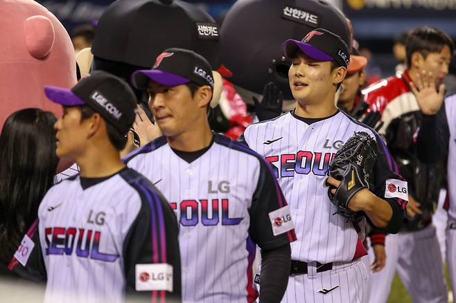 최고 157㎞ LG 파이어볼러 신인, 포크볼로 3삼진이라니...1군 성공 체험 쌓인다