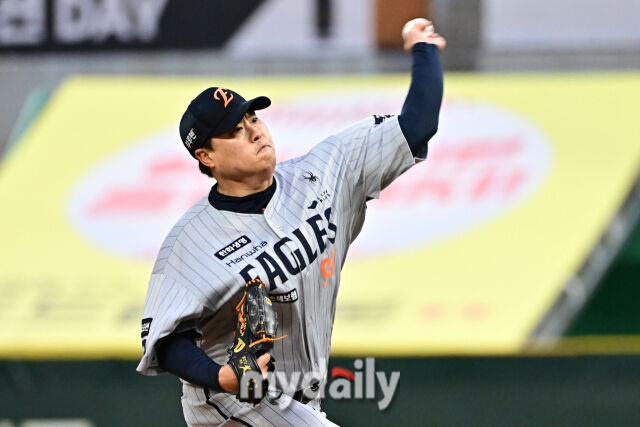 한화 팬들 설렜다, 정우주 156km→김서현 157km…류현진도 흐뭇하다