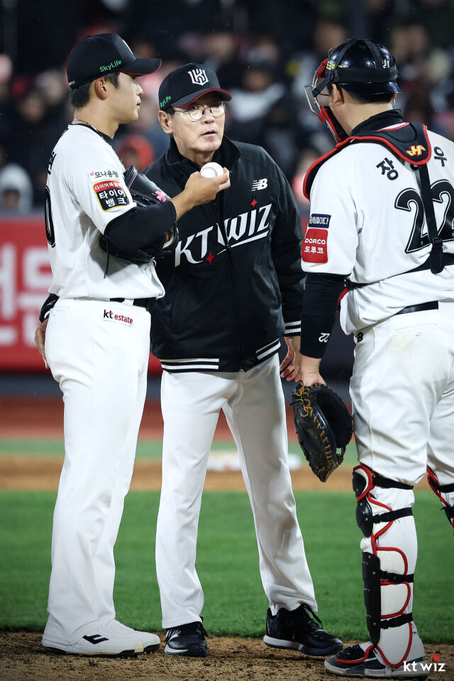“외인투수들 너무 좋아, KBO 왜 오나 몰라” 이강철 농담 반 진담 반…역대급 순위다툼, 흥행 예감[MD광주]