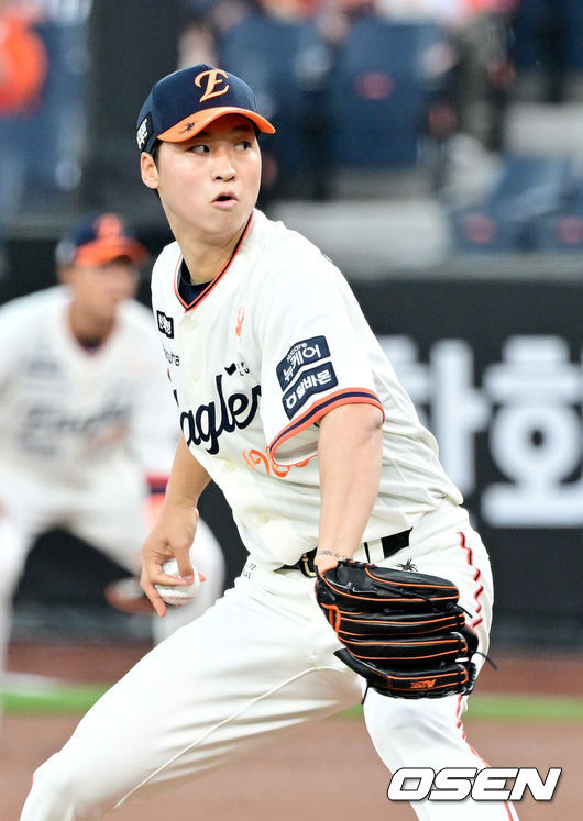 엄상백 첫 승 신고, 한화 18년 만에 쾌거…5명이 5G 연속 선발승 합작, 12득점 폭발→5연승 폭주 [대전 리뷰]