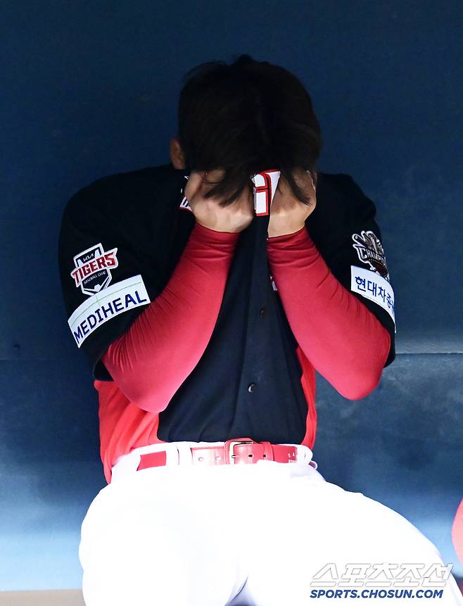 '1패 이상의 충격' KIA 두 배로 아프다.. 김선빈 병원 후송+윤영철 계속된 슬럼프