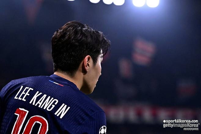 “이강인, 파리 생제르맹과 재계약! 최우선 과제” 맨유 이적설 종식