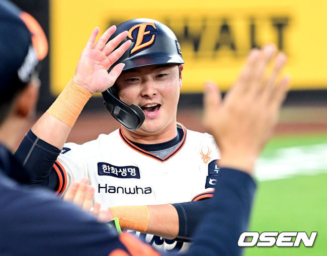 백업으로 쓰기 아까운데…한화가 진짜 강해진 증거, 이래서 명장이 주목했나