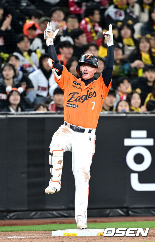 백업으로 쓰기 아까운데…한화가 진짜 강해진 증거, 이래서 명장이 주목했나