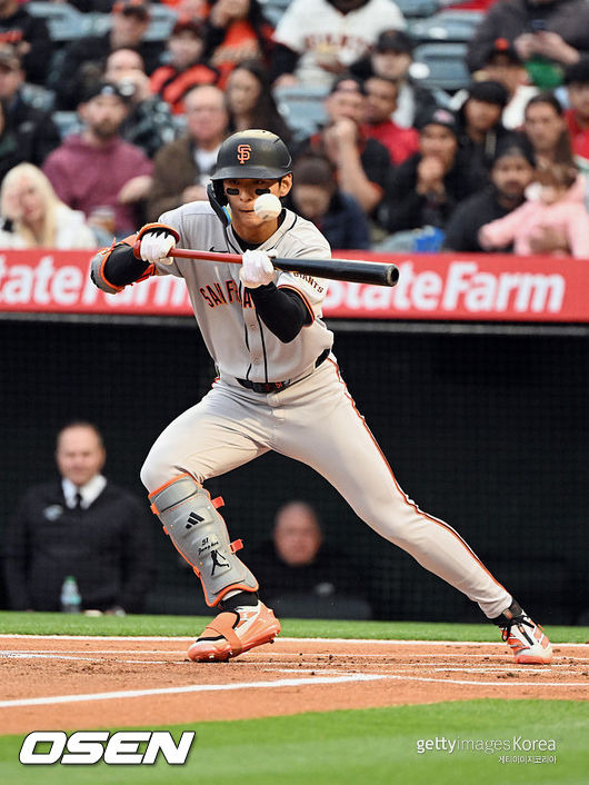 ‘번트안타→연타석 안타→볼넷’ 이정후, NL 타격 1위도 보인다…4G 연속 안타→타율 .361 [SF 리뷰]