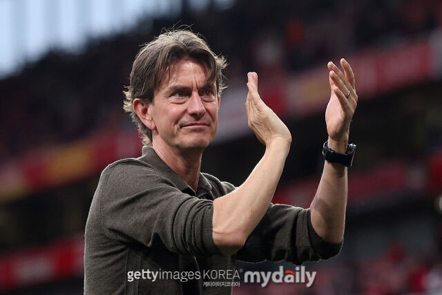 [英 독점] KIM 사령탑→SON 새 감독 '1순위'...'초대박' 토트넘, 바이아웃 지불+공개 회담! 포스테코글루 후임자 찾았다