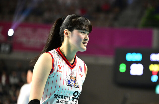 괜히 고교생 국가대표 아니었네, 시원시원한 공격에 2250명 환호…2순위 OH는 9연속 서브 실화? 패배에도 돋보였다 [MD화성]