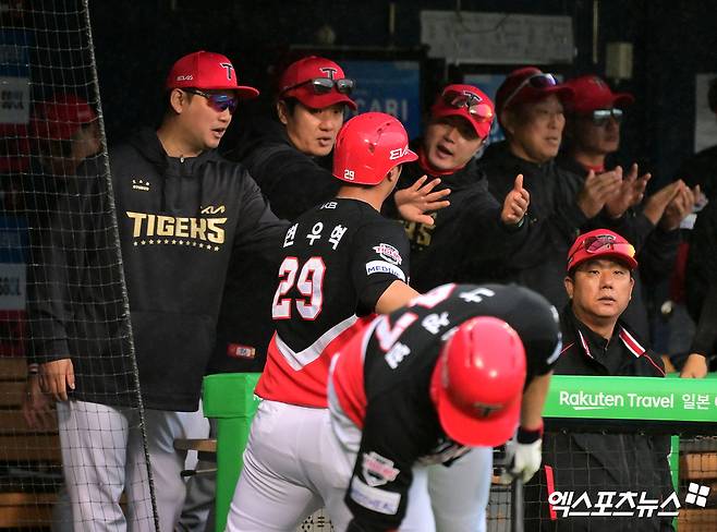 '0:1→1:1→1:2→4:2→4:4→6:4→8:4' KIA 짜릿한 역전승! 두산 추격 뿌리치고 전날 패배 설욕…최원준 3안타 3타점 [잠실:스코어]