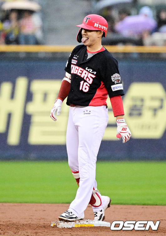 “KIA 미치도록 사랑해요!” 폭우에도 목이 터져라 외쳤다…꽃감독이 꼽은 수훈갑 “팬들 없었으면 못 이겼다” [오!쎈 잠실]