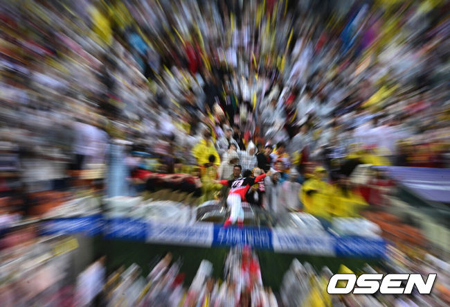 “KIA 미치도록 사랑해요!” 폭우에도 목이 터져라 외쳤다…꽃감독이 꼽은 수훈갑 “팬들 없었으면 못 이겼다” [오!쎈 잠실]