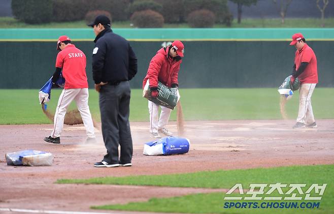 '15안타 11득점 폭발' 최강 선두 LG, 2시간 35분 중단에도 SSG 완파![인천 리뷰]