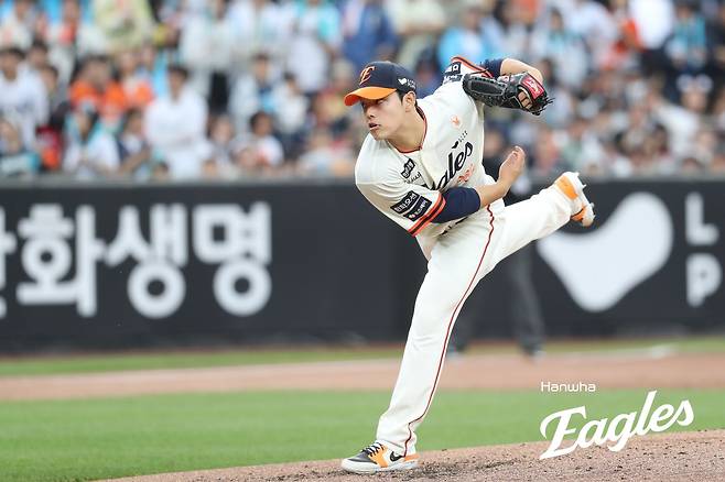 한화 무섭다! '문폰와류엄문' 선발 6연승!→리그 2위…지는 법 잊은 이글스, 노시환-플로리얼 홈런쇼 앞세워 연승 질주 [대전:스코어]