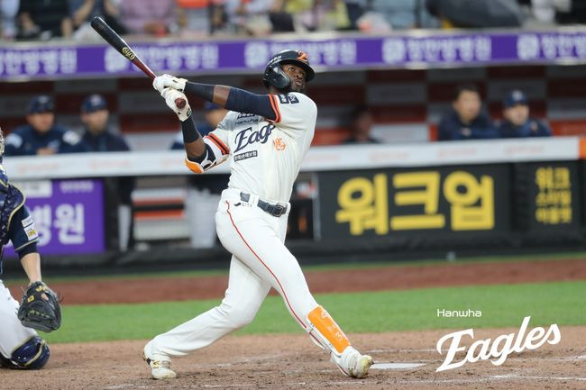 5회 끝나자마자 폭우라니, 하늘도 한화 돕는다…강우콜드로 6연승 질주, 159km 문동주 '첫 완투승' [대전 리뷰]