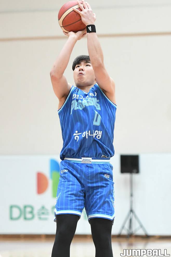 상무 합격한 안세영, “너무 다행, 무거운 짐 내려놓은 느낌”