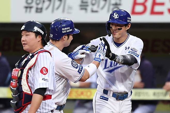 한화, 파죽의 6연승+2위 점프…롯데는 5연승 불발(종합)