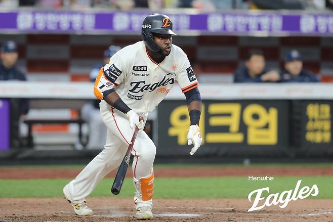 높이 비상하는 ‘독수리 군단’···한화, NC에 5회 강우콜드 승리, ‘파죽의 6연승+단독 2위’