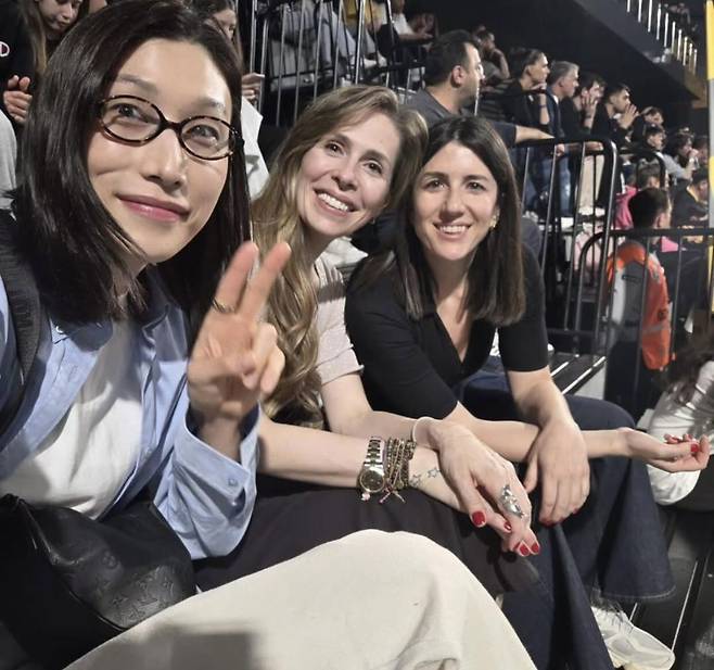 김연경, 친정팀 페네르바체 파이널 직관…아본단자 감독과 재회