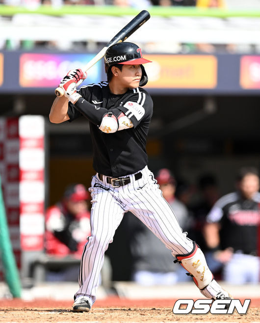 ‘절대 1강’ LG가 잘 나가는 이유, 백업마저 강하다…슈퍼 유틸리티 구본혁 “내가 여러 포지션 돌아다녀야 팀이 강팀이 된다”