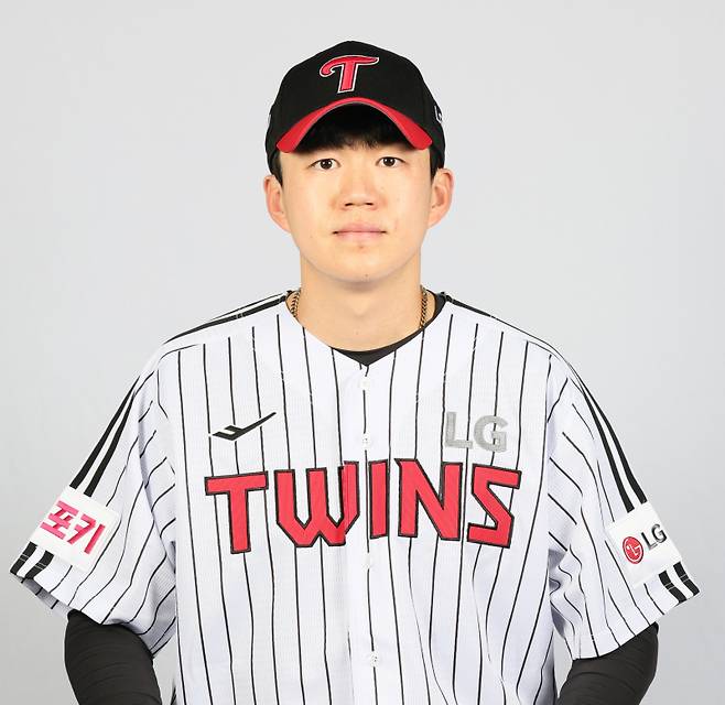 입단 11년 만에 얻은 선발 등판 기회인데, 10분 만에 강판...4사구만 4개 [IS 인천]