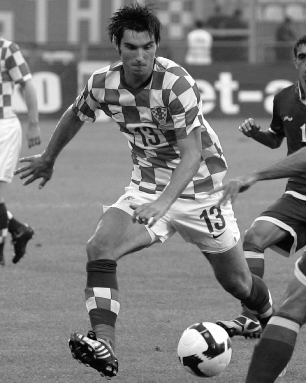 '축구계 안타까운 비보' 희귀병 이겨낸 불굴의 사나이, 불의의 교통사고로 39세에 사망…친구 모드리치 추모