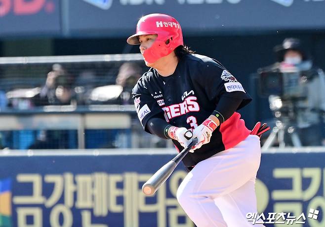 KIA 타이거즈 감동이야! '입술 퉁퉁' 김선빈 투혼의 2루타→최형우 역전타→위즈덤 쐐기타…주말 위닝시리즈 달성 [잠실:스코어]