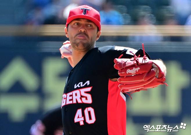 KIA 타이거즈 감동이야! '입술 퉁퉁' 김선빈 투혼의 2루타→최형우 역전타→위즈덤 쐐기타…주말 위닝시리즈 달성 [잠실:스코어]