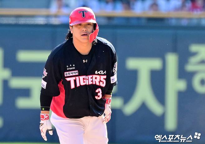KIA 타이거즈 감동이야! '입술 퉁퉁' 김선빈 투혼의 2루타→최형우 역전타→위즈덤 쐐기타…주말 위닝시리즈 달성 [잠실:스코어]