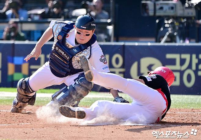 KIA 타이거즈 감동이야! '입술 퉁퉁' 김선빈 투혼의 2루타→최형우 역전타→위즈덤 쐐기타…주말 위닝시리즈 달성 [잠실:스코어]