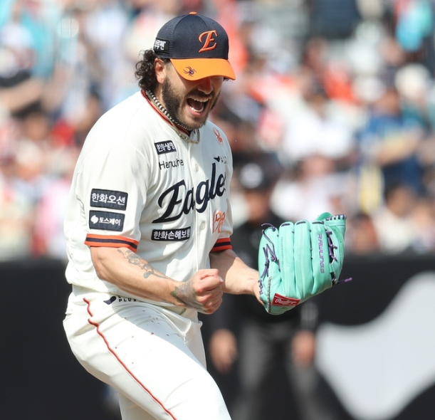 7연승 폭주하는 한화, ‘7경기 연속 선발승’ 24년 만에 구단 타이기록도 썼다