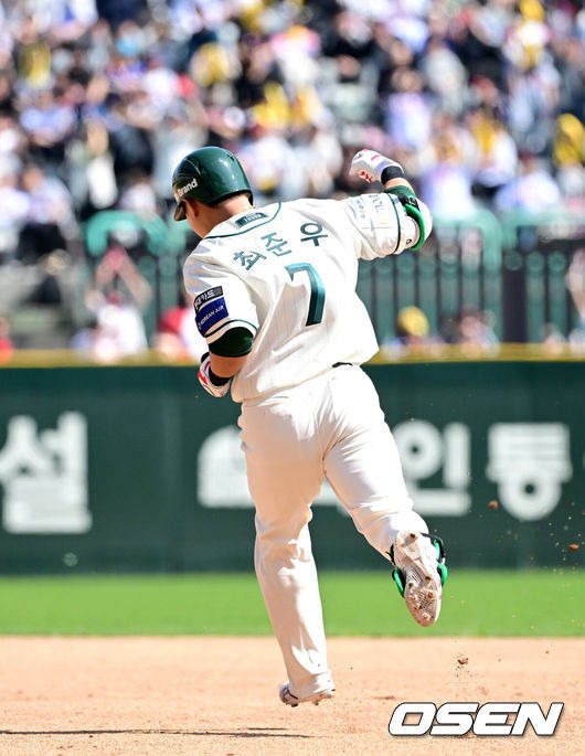 ‘드디어 터졌다! 10안타 1홈런 폭발’ SSG, LG 9-3 격파→6연패 탈출…앤더슨 첫 승+최준우 첫 홈런 [인천 리뷰]