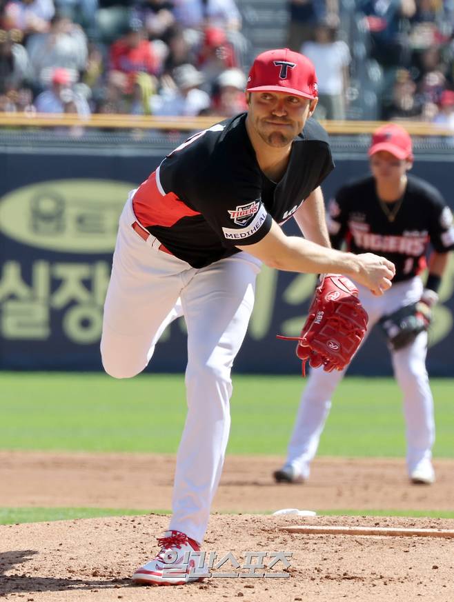 KIA 네일, 두산전 5⅔이닝 2실점…ERA 소폭 올랐으나 여전히 0.74 '압도적' [IS 잠실]