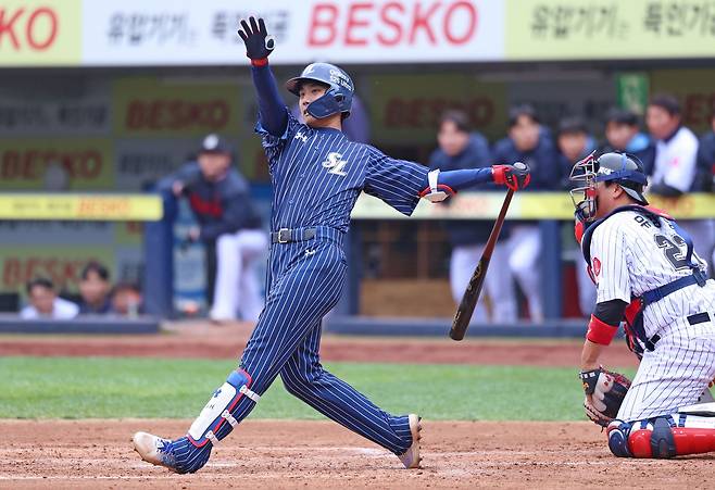 롯데, 승승승패승승승승패승! '한화 나와!'…나승엽 선제 솔로포+8회 결승타 폭발→삼성에 4-3 신승 [대구:스코어]