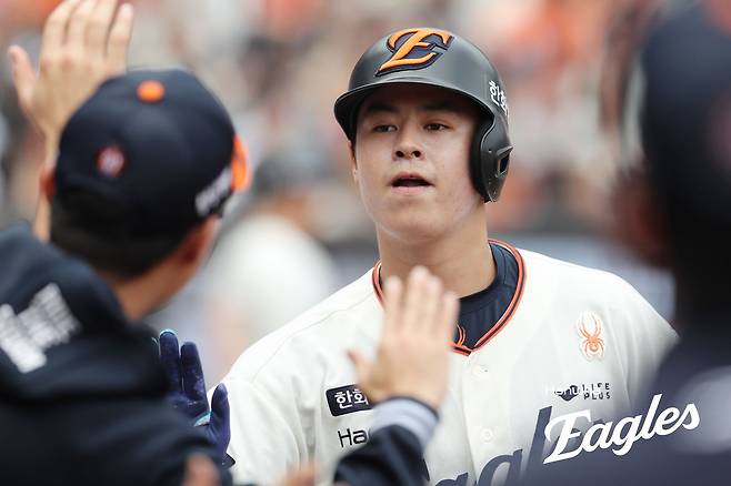 한화 미쳤다! 일화수목금토일→승승승승승승승!…9028일 만에 '선발 7연승'+신구장 역대 첫 싹쓸이 승리 '노시환 3G 연속 홈런' [대전:스코어]