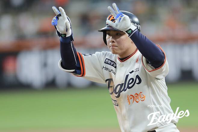 한화 미쳤다! 일화수목금토일→승승승승승승승!…9028일 만에 '선발 7연승'+신구장 역대 첫 싹쓸이 승리 '노시환 3G 연속 홈런' [대전:스코어]