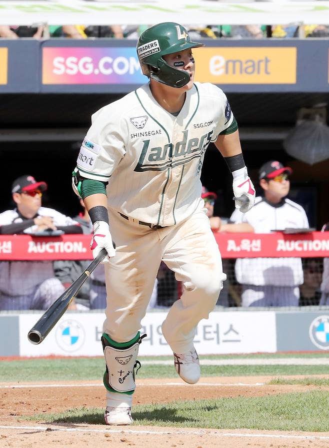 타율 0.071인데, 3회 깜짝 등판한 LG 마무리에 빼앗은 1744일 만의 홈런→SSG 6연패 탈출 앞장