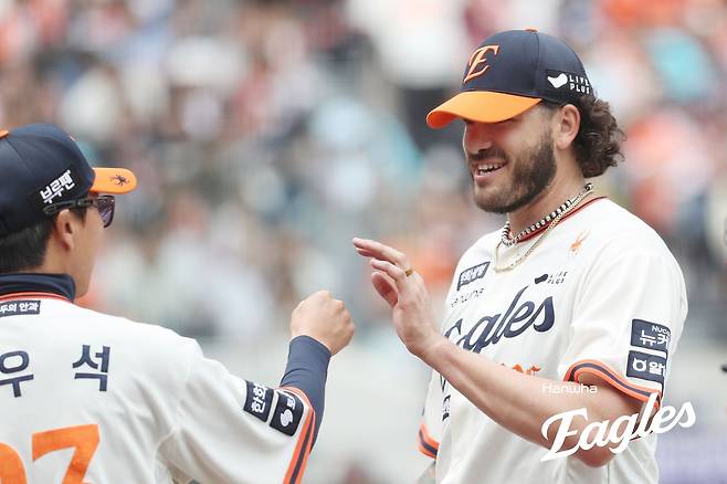 한화 미쳤다! 일화수목금토일→승승승승승승승!…8772일 만에 '선발 7연승'+신구장 역대 첫 싹쓸이 승리 '노시환 3G 연속 홈런' [대전:스코어]